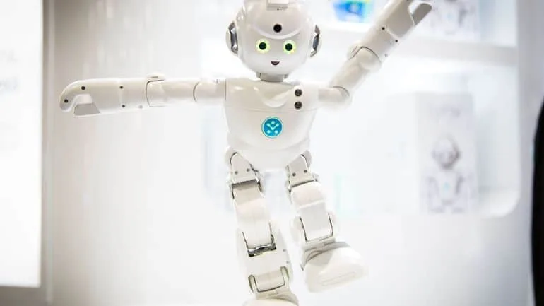 Lynx - Alexa Enabled Smart Home Robot with Facial Recognition - Image 6
