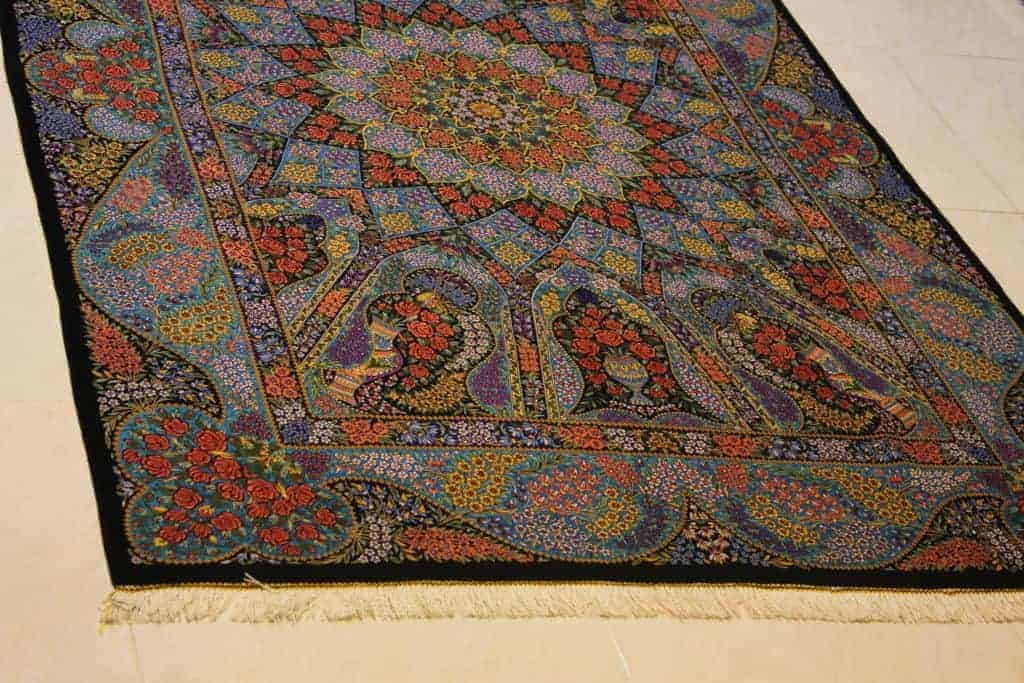 Carpet Genuine 100% Silk Handmade Kashaan, Iran (size 135cmx220cm) - CPT19 - Image 2