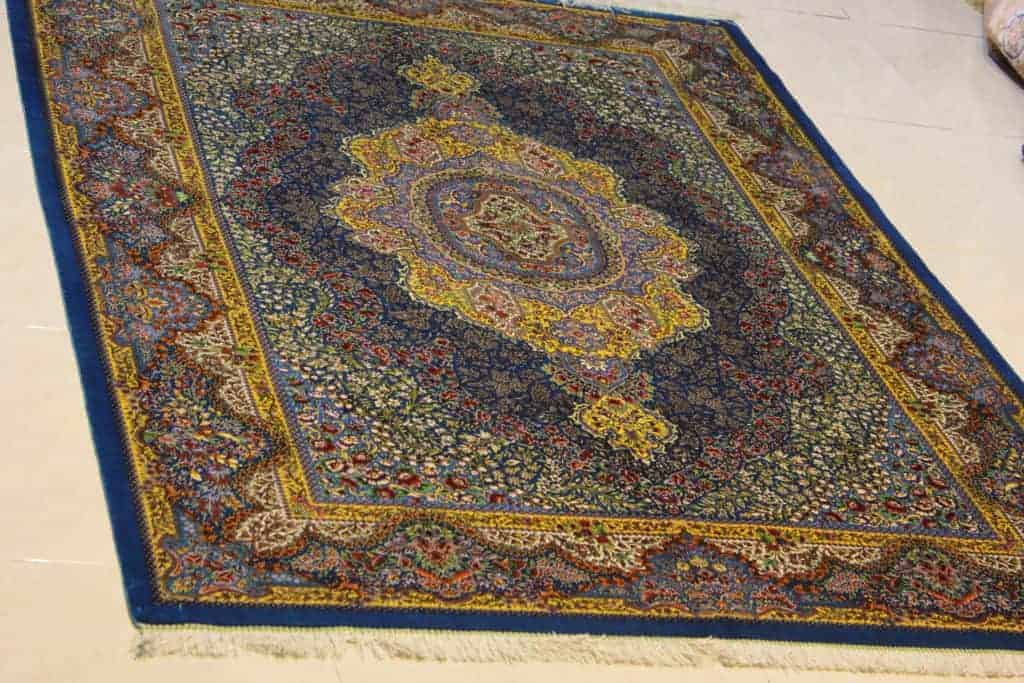 Carpet Genuine 100% Silk Handmade Kashaan, Iran (size 135cmx220cm) - CPT22