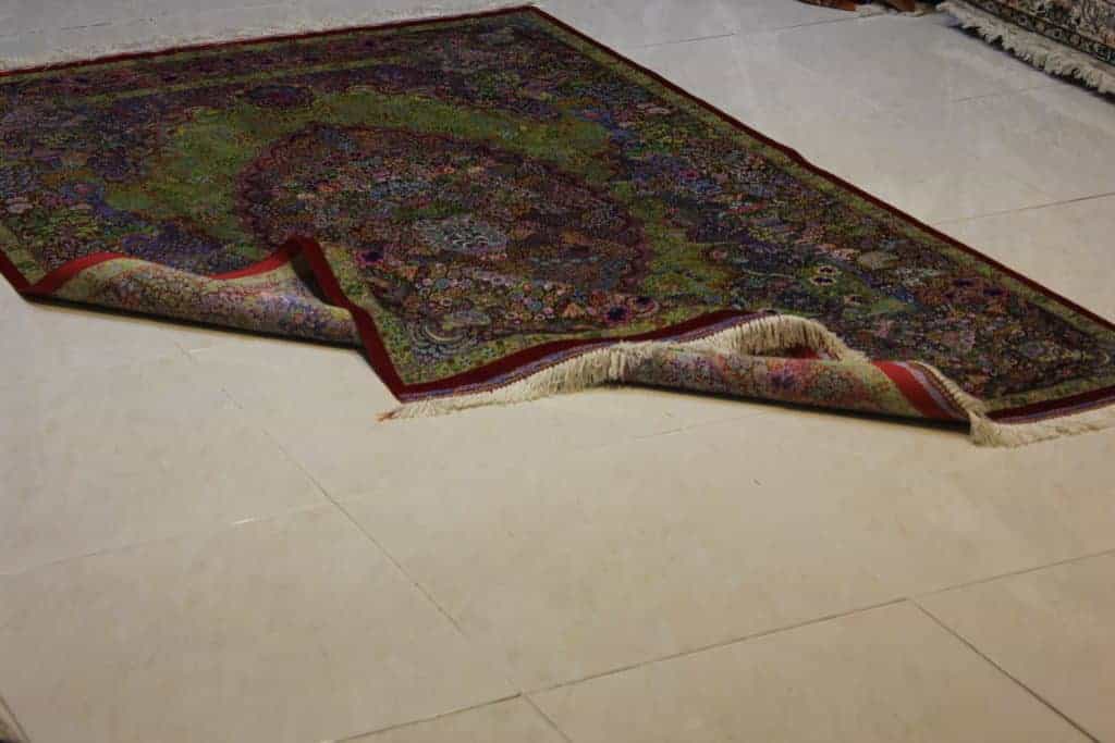 Carpet Genuine 100% Silk Handmade Kashaan, Iran (size 135cmx220cm) - CPT23 - Image 4