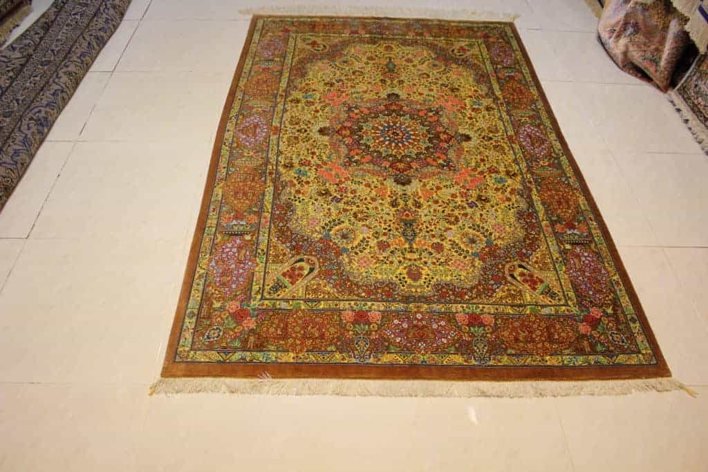 Carpet Genuine 100% Silk Handmade Kashaan, Iran (size 135cmx220cm) - CPT26