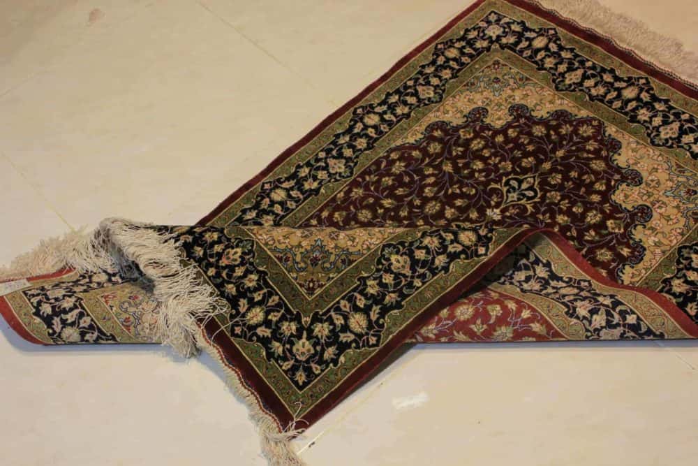 Carpet Genuine 100% Silk Handmade, Iran (size 80cmx120cm) - CPT30 - Image 3