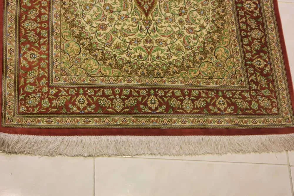 Carpet Genuine 100% Silk Handmade, Iran (size 80cmx120cm) - CPT31 - Image 2