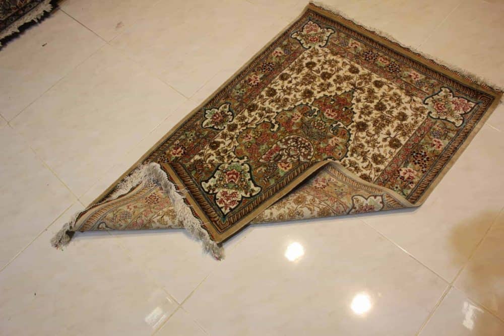 Carpet Genuine 100% Silk Handmade, Iran (size 80cmx120cm) - CPT34 - Image 3