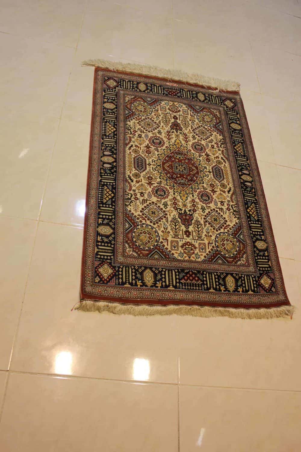 Carpet Genuine 100% Silk Handmade, Iran (size 80cmx120cm) - CPT36 - Image 4