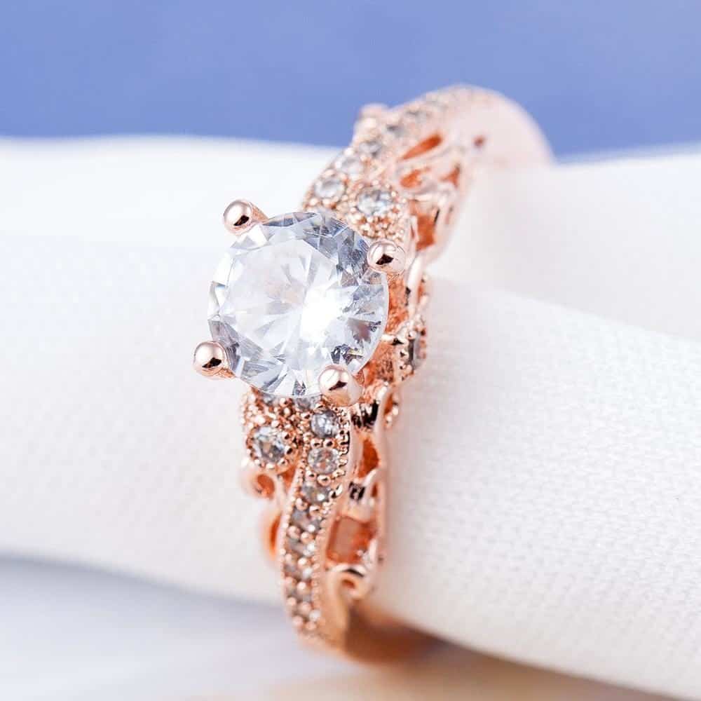 Fashion Micro-inlaid Zircon Engagement Ring Princess Queen Aristocratic Temperament Couple Ring (Rose Gold)