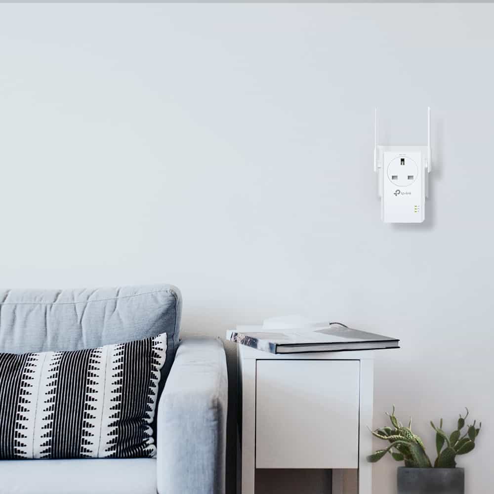 TP-Link 300Mbps Wi-Fi Range Extender with AC Passthrough TL-WA860RE - Image 5