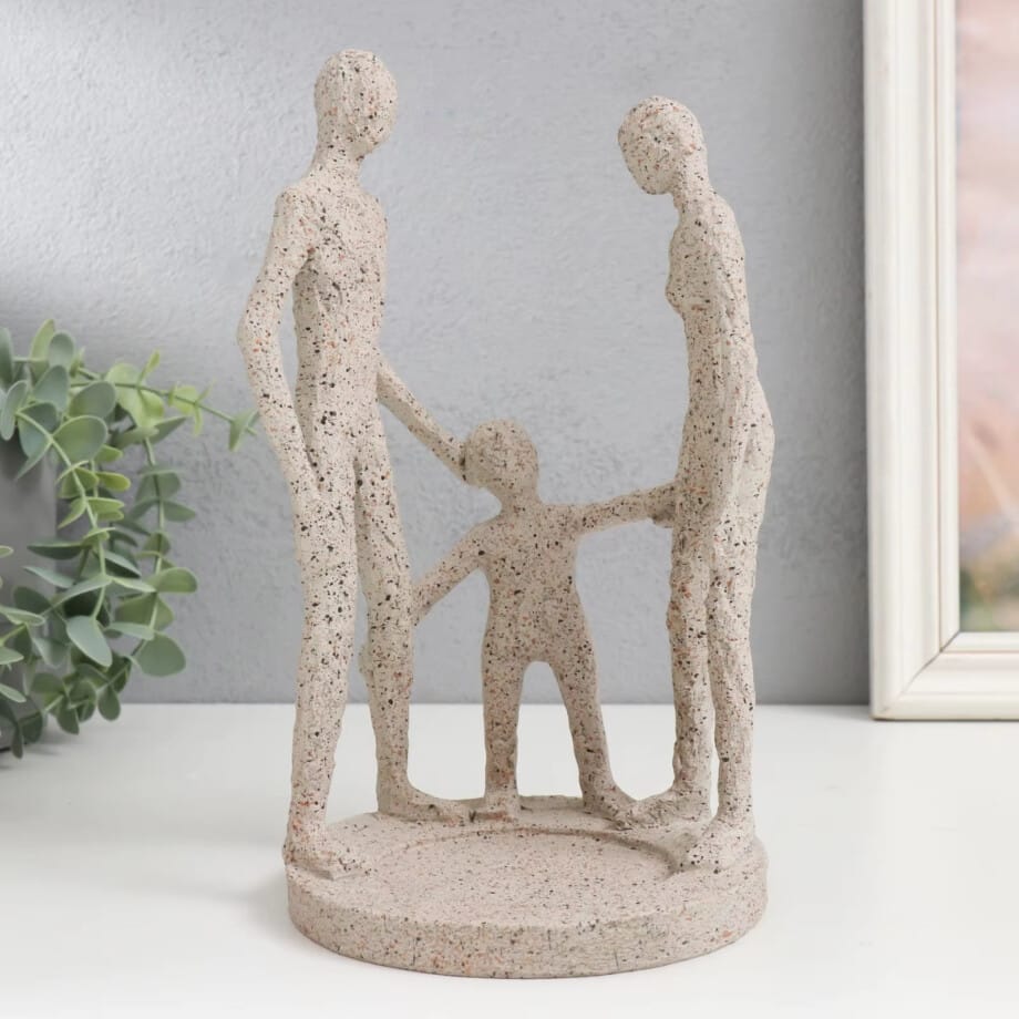 Souvenir Polystone's Sand People Family Circle 8.5cm x24.5cmx14cm