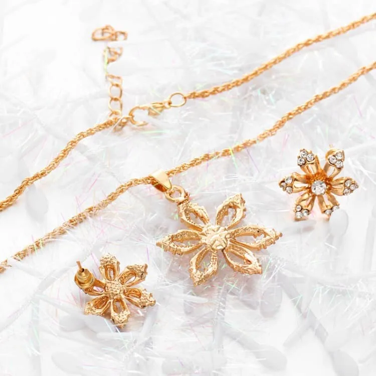 diamond shape flower bridal necklace earrings three piece (gold) diamond shape flower bridal necklace earrings three piece (gold)
