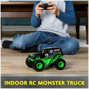 monster jam, official grave digger remote control monster truck, 1:24 scale, 2.4 ghz, kids toys for boys and girls ages 4 and up
