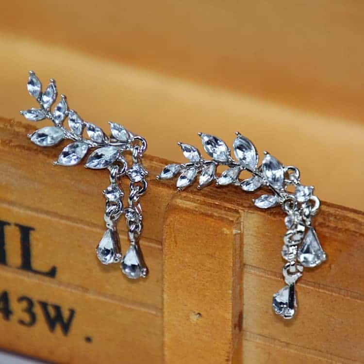 women crystal leaf fringed earrings (silver) women crystal leaf fringed earrings (silver)