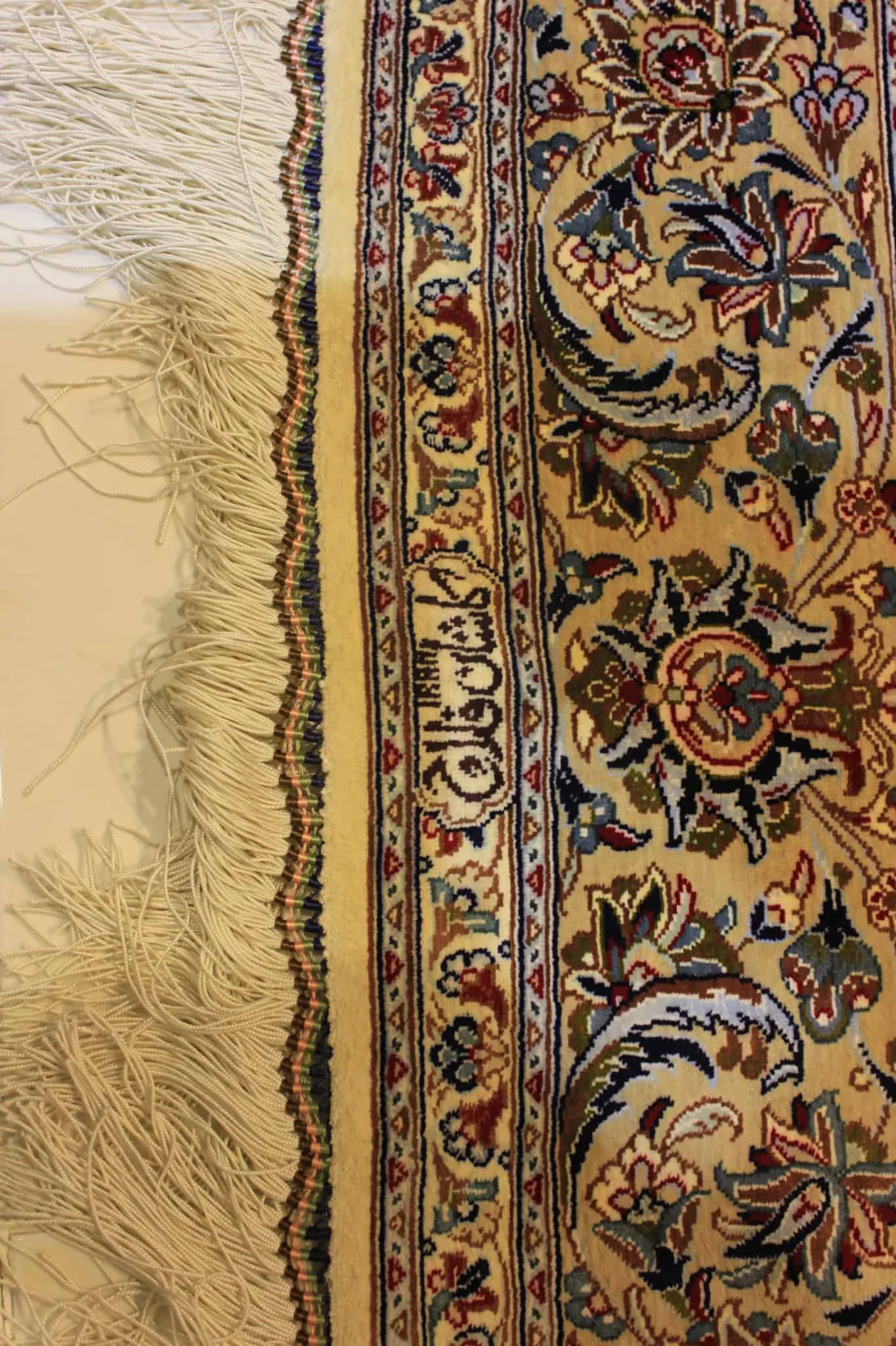 carpet genuine 100% silk handmade kashaan, iran (size 135cmx220cm) cpt28